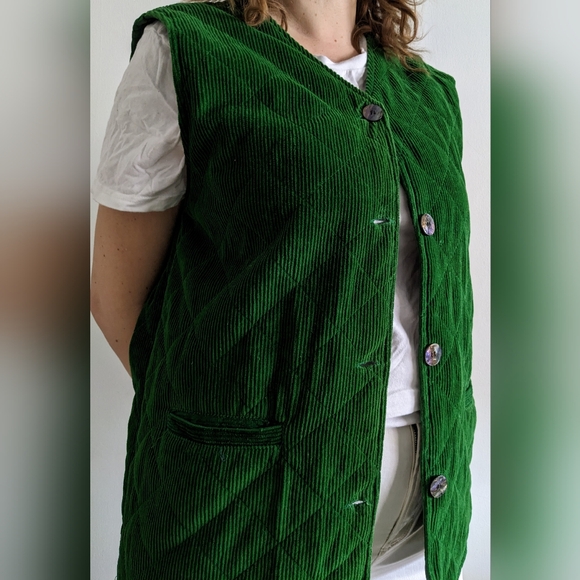 Quilted Corduroy Vest- Vintage Button-Up Sleeveless Shirt- Casual Minimalist - Picture 4 of 5
